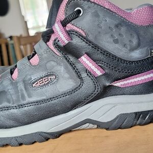 KEEN Targhee waterproof hiking boots